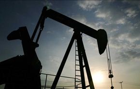 النفط يرتفع صوب 110 دولارات بدعم بيانات أميركية