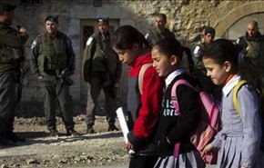 اصابات بهجوم مستوطنين على حافلة مدرسية بنابلس