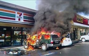متسول أمريكي يحرق رجلا وسط سيارته