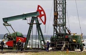 النفط يتراجع بسبب ضعف توقعات النمو العالمي