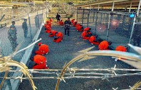 97 معتقلا في غوانتانامو مضربون عن الطعام