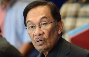 زعيم المعارضة الماليزية يتوعد بتحرك شرس