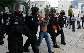 جرح واعتقال فلسطينيين بالمسجد الأقصى+فيديو العالم