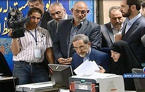 ترشيحات مفاجئة تعيد رسم خارطة الانتخابات بايران