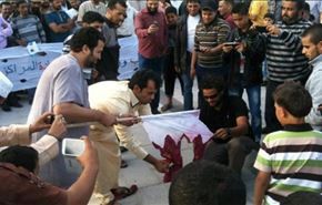 پرچم قطر در لیبی به آتش کشیده شد