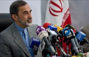 ولايتي يؤكد ضرورة الحل 