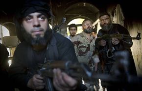 المسلحون يعدمون قائد جيش محمد بتهمة القتل والسرقة