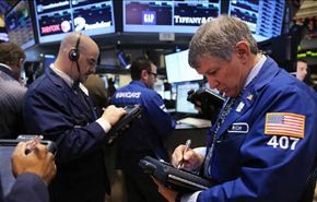 الأسهم الأمريكية تغلق منخفضة وسط مخاوف