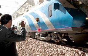 أحمدي نجاد يدشن مشروع نقل خط جديد لسكك الحديد