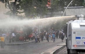 الشرطة التركية تقتحم ساحة تقسيم في اسطنبول