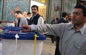 ايران: توقعات بحصول روحاني على اصوات من التيارين