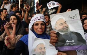 أحمدي نجاد ومرشحي الرئاسة يهنئون بفوز روحاني