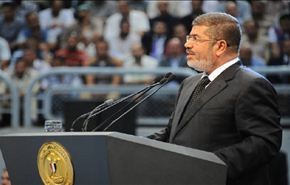 مرسي يتعهد بإجراءات جذرية لتحقيق أهداف الثورة