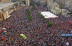 اشتباكات عنيفة بين معارضين ومؤيدين لمرسي + فيديو