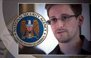 أدوارد سنودن يطلب حق اللجوء في روسيا