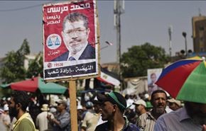 الجيش يهدد بحل الحكومة وواشنطن تطالب بتنحى مرسي