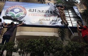 الإخوان يحذرون من أي محاولة انقلاب عسكري بمصر
