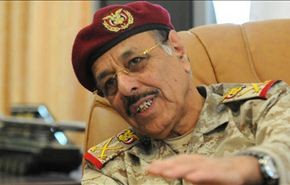الاحمر يهدد بعزل الرئيس اليمني على غرار مرسي