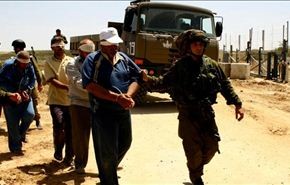 الاحتلال يعتقل 30 فلسطينيا بالضفة