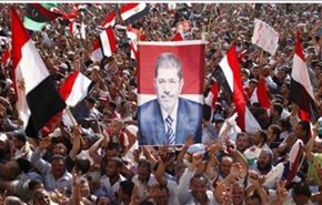 تونسی ها در حمایت از مرسی تظاهرات می کنند