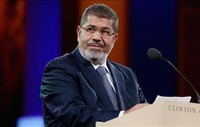 النيابة تحقق مع مرسي بشان فراره من السجن
