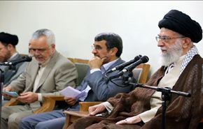 آية الله خامنئي: حكومة احمدي نجاد عززت من أهداف الثورة