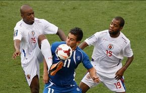 زيلايا يقود السلفادور للفوز على هايتي في الكأس الذهبية