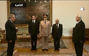 أول حكومة مصرية بعد عزل مرسي تؤدي الیمین