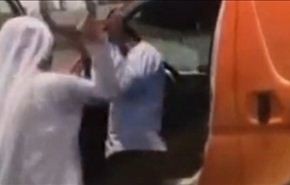 في الامارات: صوّر مسؤولا يضرب سائقا فاعتقلوه