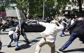 محتجون يهاجمون مسؤولين في المعارضة الجورجية