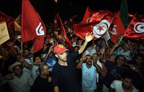 تظاهرات ليلا في تونس لانصار الحكومة ومعارضيهم