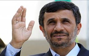 أحمدي نجاد يكشف حساب بأمواله ويقدمه للقضاء