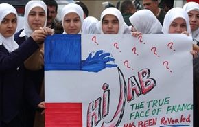 فرنسا : مساع لحظر الحجاب  في الجامعات