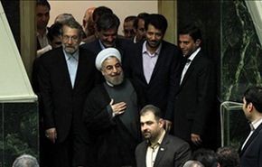 روحاني يستعرض رؤيته حول مستقبل البلاد ويدافع عن وزرائه