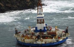 النفط يهبط صوب 110 دولارات