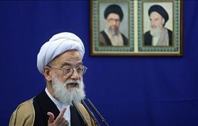 خطيب جمعة طهران: على علماء الاسلام مواجهة التكفيريين