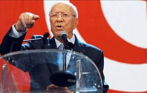 السبسي: تأخر الحل السياسي يدفع تونس لسيناريو مصر