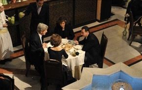 طاقم اوباما الديموقراطي من العشاء مع الاسد الى ضربه !