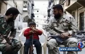 فیلم؛ تفنگدار 8 ساله در استخدام تروریست‌های ارتش آزاد