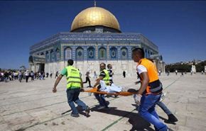 بالفيديو.. اقتحام الاقصى وإصابة وإعتقال عشرات الفلسطينيين