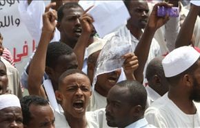 الشرطة السودانية تفرق احتجاجات بغاز مسيل للدموع
