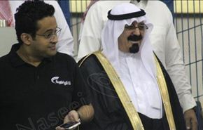 بالصور:من هو شبيه الملك السعودي الذي حضر مباراة رياضية؟