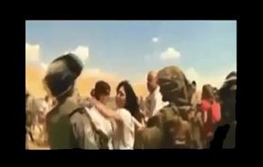 فيديو/دبلوماسية فرنسية تصفع جنديًا إسرائيليًا بالضفة!
