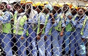 الغارديان: منشآت قطر يبنيها العبيد!!