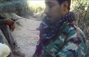 بالفيديو/مسلح قطري يشارك بقتل السوريين