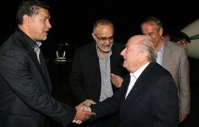 رئيس الاتحاد الدولي لكرة القدم يصل الى ايران+ صور