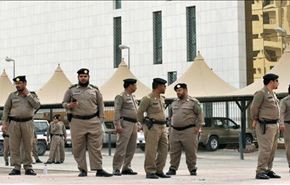 الشرطة السعودية تشتبك مع عمال أجانب بالرياض