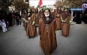 ملايين الإيرانيين يحييون ذكرى استشهاد الإمام الحسين (ع)