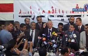 مرسي يتهم السيسي بالخيانة ويعد لتقديم طعن بعزله