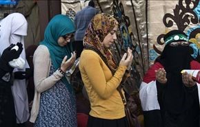 تصادف عمدی فرد ناشناس با دختران معترض مصری